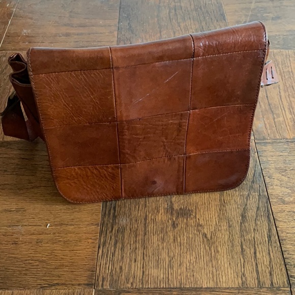 Banana Republic Handbags - Leather Banana Republic purse